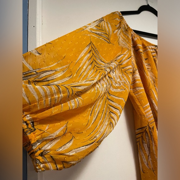 White House Black Market Women’s Yellow Flowy Shirt Size XL - Picture 5 of 12